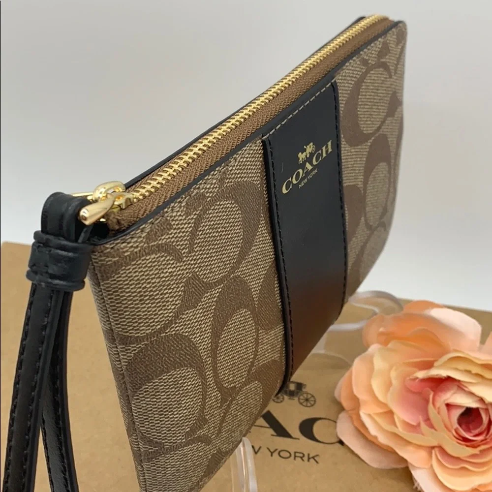 COACH Corner Zip Wristlet In Signature Canvas - Picture 5 of 10